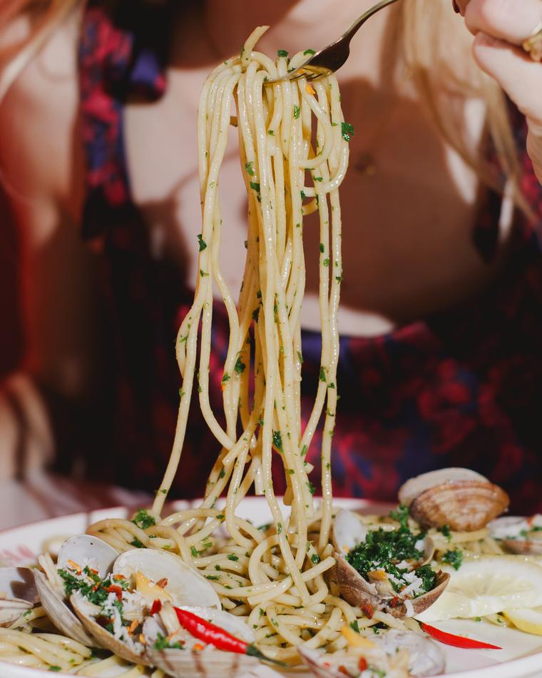 Spaghetti lifted on a fork